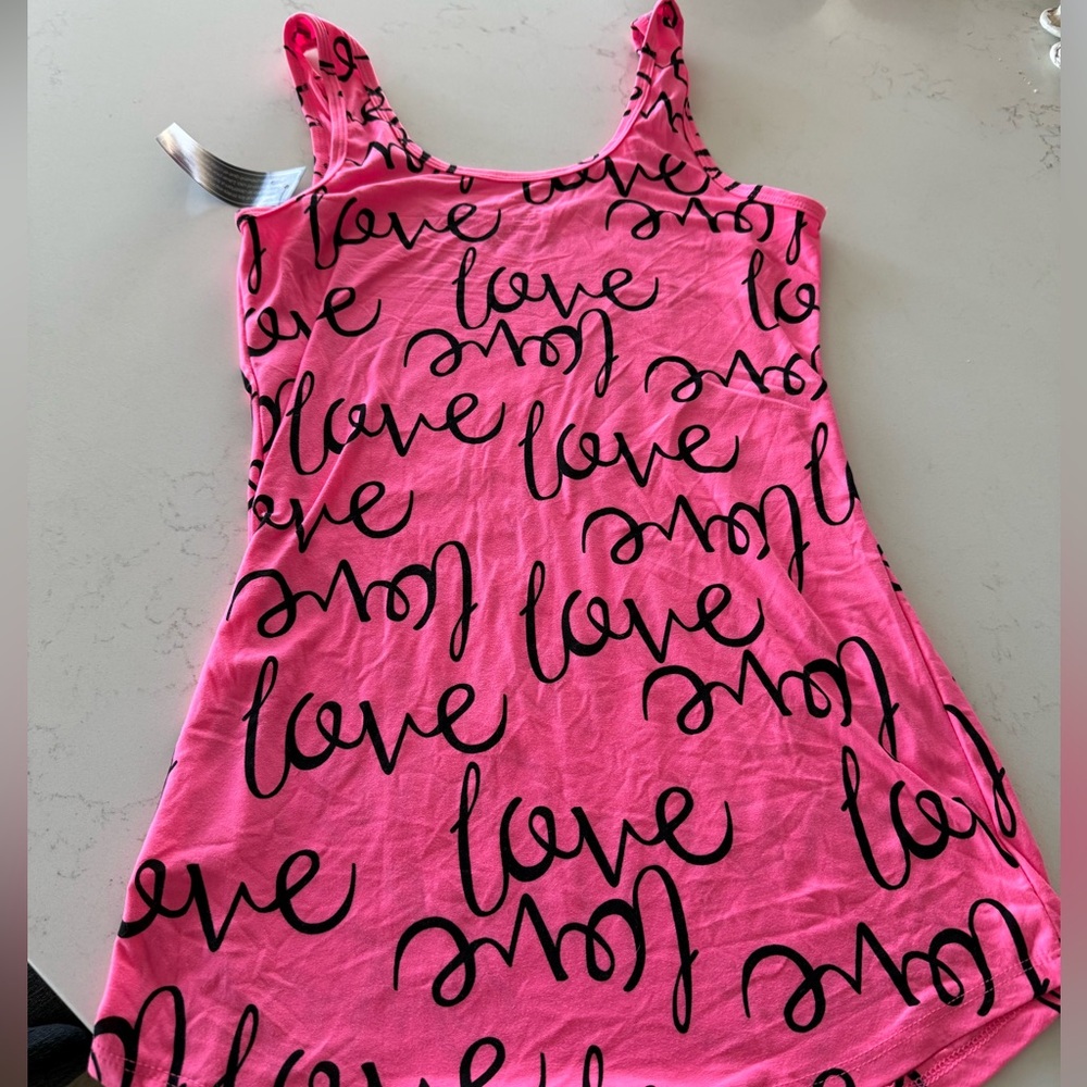 Girls shirt medium 7/8 Pink with Love design.
Sleeveless